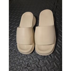Kauai Beige Sandals Slides